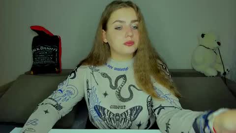 Snapshot of yourgem__ chatting on 09.11.25 yourgem__ online show from 09.11.25