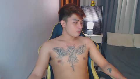Snapshot of yourhandsome_hunk chatting on 01.12.25 Paul online show from 01.12.25