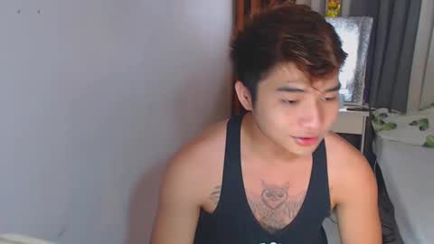 Snapshot of yourhandsome_hunk chatting on 02.12.25 Paul online show from 02.12.25