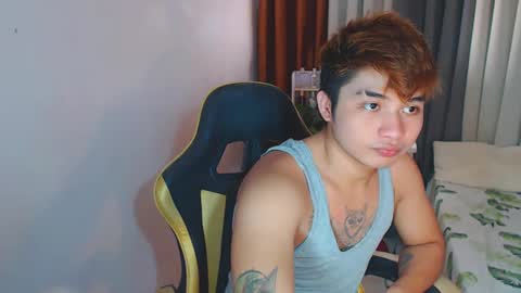 Snapshot of yourhandsome_hunk chatting on 02.17.25 Paul online show from 02.17.25