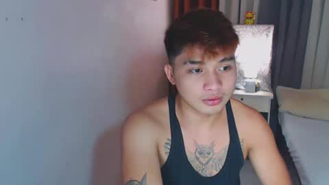 Snapshot of yourhandsome_hunk chatting on 02.21.25 Paul online show from 02.21.25