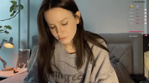 Snapshot of yourher0in chatting on 12.04.24 Aida online show from 12.04.24