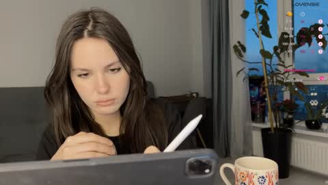 Snapshot of yourher0in chatting on 12.19.24 Aida online show from 12.19.24