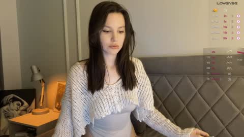 Snapshot of yourher0in chatting on 12.29.24 Aida online show from 12.29.24