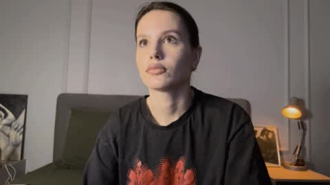 Snapshot of yourher0in chatting on 02.09.25 Aida online show from 02.09.25