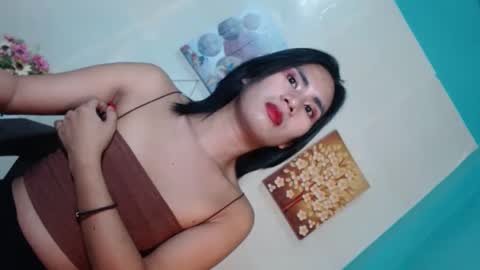 Snapshot of yourhottie_winxxx chatting on 01.23.25 Mauie  online show from 01.23.25