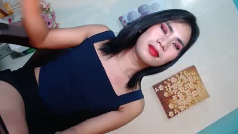 Snapshot of yourhottie_winxxx chatting on 02.04.25 Mauie  online show from 02.04.25