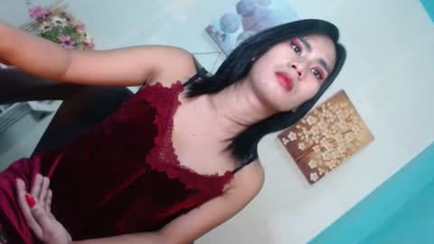 Snapshot of yourhottie_winxxx chatting on 02.08.25 Mauie  online show from 02.08.25