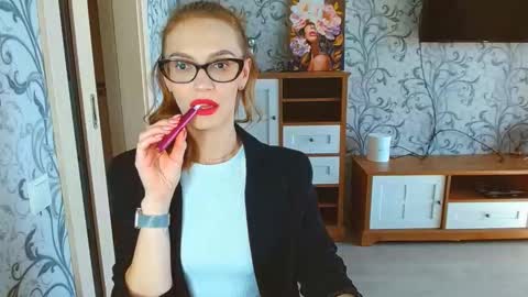 Snapshot of yourladysunshine chatting on 09.27.25 Ksyusha online show from 09.27.25