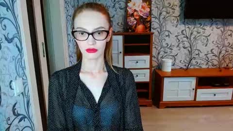 Snapshot of yourladysunshine chatting on 09.29.25 Ksyusha online show from 09.29.25