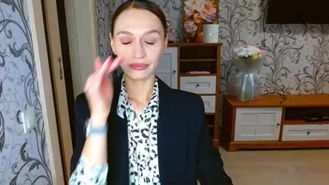 Snapshot of yourladysunshine chatting on 10.06.25 Ksyusha online show from 10.06.25