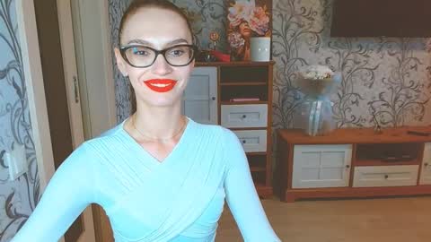 Snapshot of yourladysunshine chatting on 10.12.25 Ksyusha online show from 10.12.25