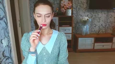 Snapshot of yourladysunshine chatting on 10.14.25 Ksyusha online show from 10.14.25
