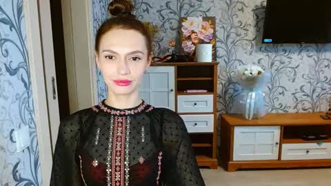 Snapshot of yourladysunshine chatting on 10.15.25 Ksyusha online show from 10.15.25