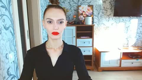 Snapshot of yourladysunshine chatting on 10.16.25 Ksyusha online show from 10.16.25
