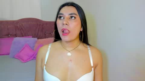 EMELY online show from 05.10.26