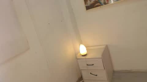 Snapshot of yourlovelynaja chatting on 09.10.25 nikka online show from 09.10.25