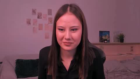 Snapshot of yourlovelystreamer chatting on 10.10.25 Nikol online show from 10.10.25