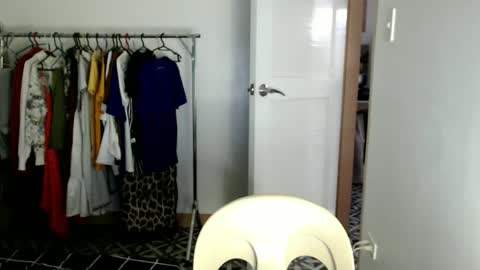 Snapshot of yourlovetifannyx chatting on 01.15.25 tifanny online show from 01.15.25