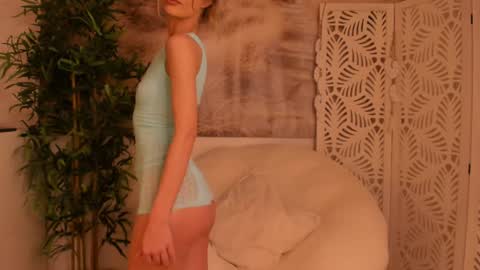 Snapshot of yourmidnightcoffee chatting on 01.28.25 Sarah online show from 01.28.25