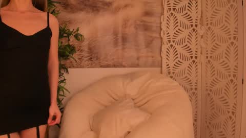 Snapshot of yourmidnightcoffee chatting on 02.17.25 Sarah online show from 02.17.25