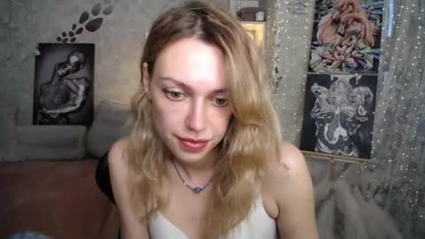 Snapshot of yournickyadamidi chatting on 06.11.26 Nicky online show from 06.11.26