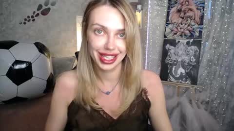 Snapshot of yournickyadamidi chatting on 06.16.26 Nicky online show from 06.16.26