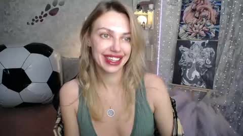 Snapshot of yournickyadamidi chatting on 06.19.26 Nicky online show from 06.19.26