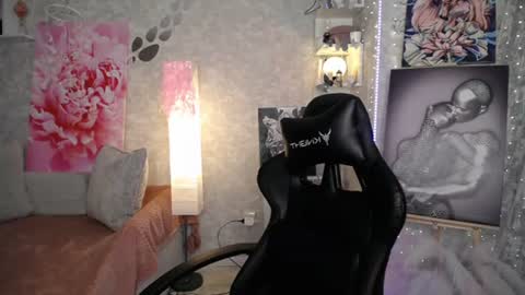 Snapshot of yournickyadamidi chatting on 07.28.26 Nicky online show from 07.28.26