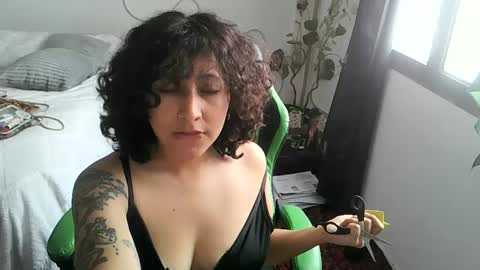 Snapshot of yourownerserena chatting on 09.22.25 Serena online show from 09.22.25