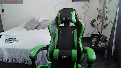 Snapshot of yourownerserena chatting on 02.06.26 Serena online show from 02.06.26