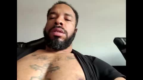 Snapshot of yoursexydaddy79 chatting on 11.05.25 mother fucker online show from 11.05.25