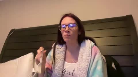 yourstrulylivy online show from 03.10.25