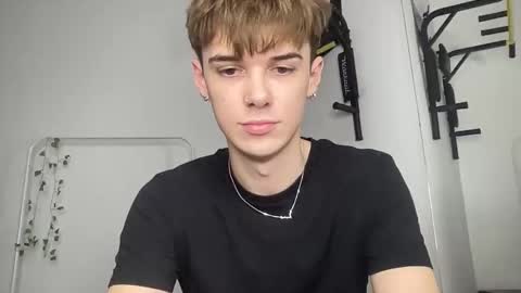 Snapshot of yoursweetyguy chatting on 12.22.25 yoursweetyguy online show from 12.22.25