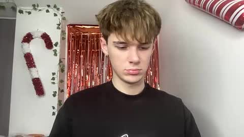 Snapshot of yoursweetyguy chatting on 01.06.26 yoursweetyguy online show from 01.06.26