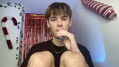 Snapshot of yoursweetyguy chatting on 01.08.26 yoursweetyguy online show from 01.08.26