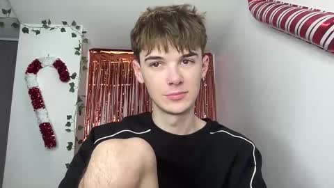 Snapshot of yoursweetyguy chatting on 02.10.26 yoursweetyguy online show from 02.10.26