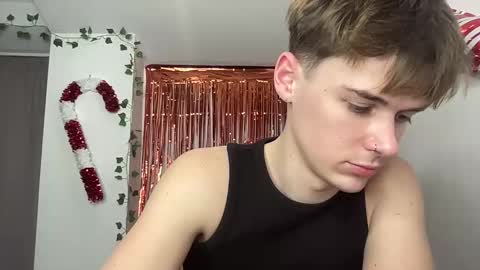 Snapshot of yoursweetyguy chatting on 02.12.26 yoursweetyguy online show from 02.12.26