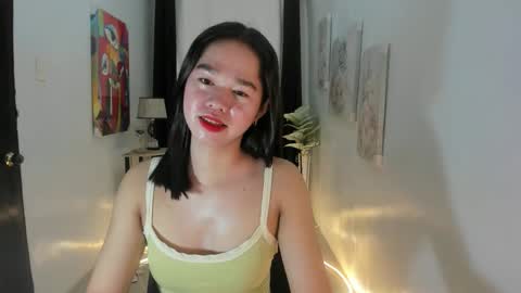 Snapshot of yourtinybunny chatting on 09.19.25 yourtinybunny online show from 09.19.25