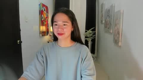 Snapshot of yourtinybunny chatting on 10.21.25 yourtinybunny online show from 10.21.25