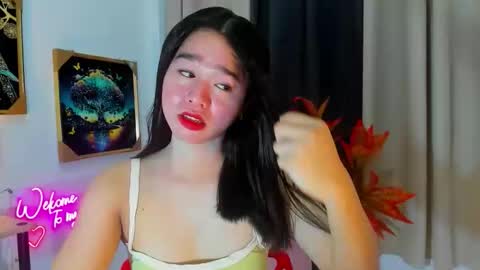 Snapshot of yourtinybunny chatting on 11.03.25 yourtinybunny online show from 11.03.25