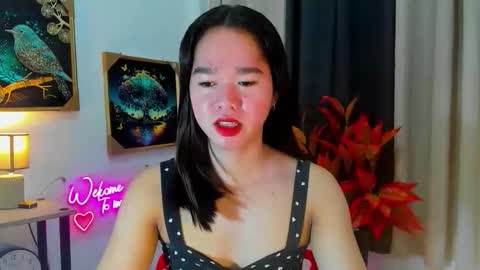 Snapshot of yourtinybunny chatting on 11.12.25 yourtinybunny online show from 11.12.25