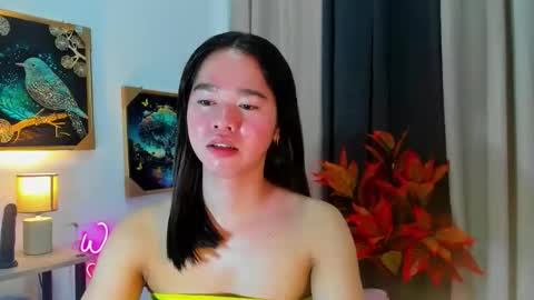 Snapshot of yourtinybunny chatting on 11.15.25 yourtinybunny online show from 11.15.25