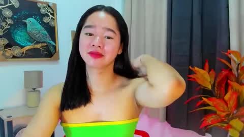 Snapshot of yourtinybunny chatting on 11.24.25 yourtinybunny online show from 11.24.25