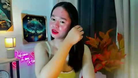 Snapshot of yourtinybunny chatting on 12.16.25 yourtinybunny online show from 12.16.25