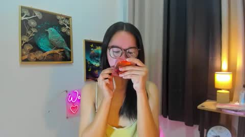 Snapshot of yourtinybunny chatting on 05.28.26 yourtinybunny online show from 05.28.26