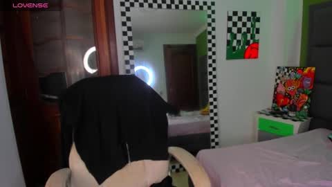 Snapshot of yourvirtualgirlfriennd chatting on 03.26.26 GI online show from 03.26.26