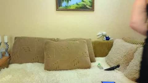 YourXQueen online show from 10.31.25