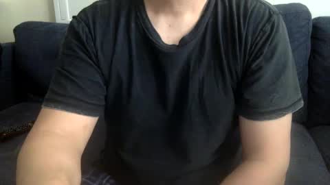 Snapshot of yque2 chatting on 02.22.25 yque online show from 02.22.25