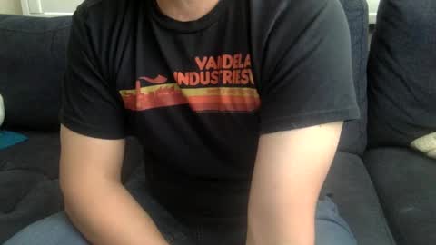 Snapshot of yque2 chatting on 02.28.25 yque online show from 02.28.25